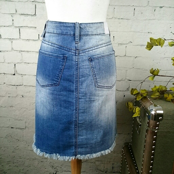 NWT Hydraulic distressed denim Aztec skirt - Picture 3 of 6